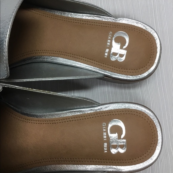 Gianni Bini New Slide On Silver Shoes - Picture 3 of 8